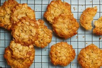 Μπισκότα με μέλι και αμύγδαλα για να συνοδεύσετε τον καφέ σας