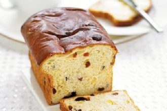 Γλυκό ψωμί με ξερά φρούτα