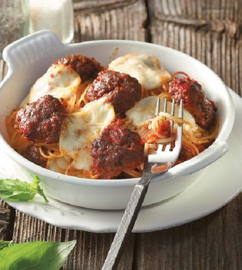 Σπαγγέτι με κεφτεδάκια στο πήλινο