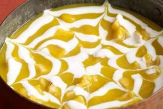 Συνταγή για κολοκυθόσουπα με σχέδιο ιστό αράχνης