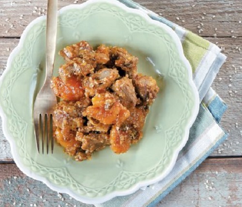 Γλυκόξινο κατσίκι με βερίκοκα και παστέλι