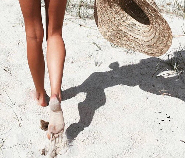 Θάμπωσε το πεντικιούρ σου; Διάβασε πως θα το κάνεις λαμπερό για λίγο ακόμα!