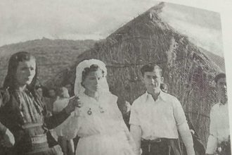 Η Σαρακατσάνα γιαγιά νύφη!