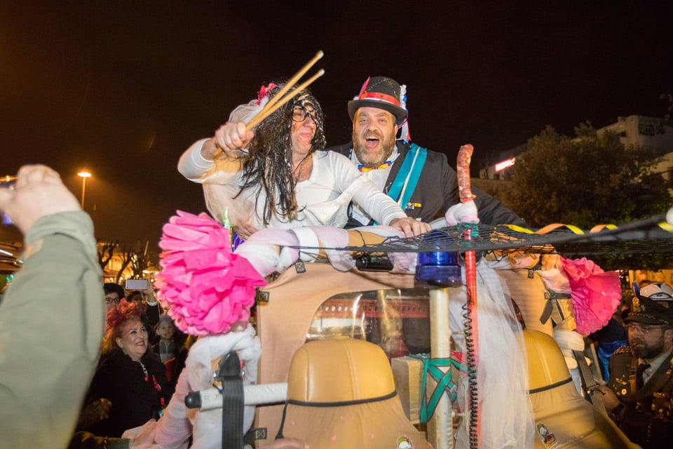 Πάτρα: Η "Γιαννούλα" τέλος - Έρχεται ο Γάμος του Καραγκιόζη