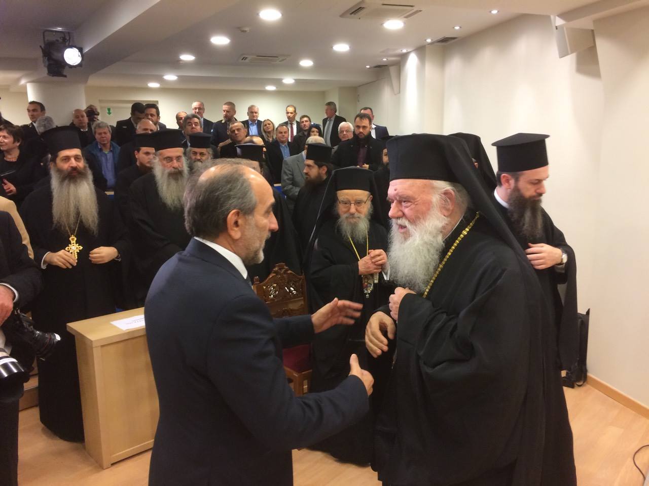 Συζήτηση με τον Αρχιεπίσκοπο