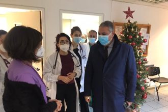 Γιάννης Καρβέλης: Επίσκεψη και ανταλλαγή ευχών σε μονάδες υγείας ΦΩΤΟ