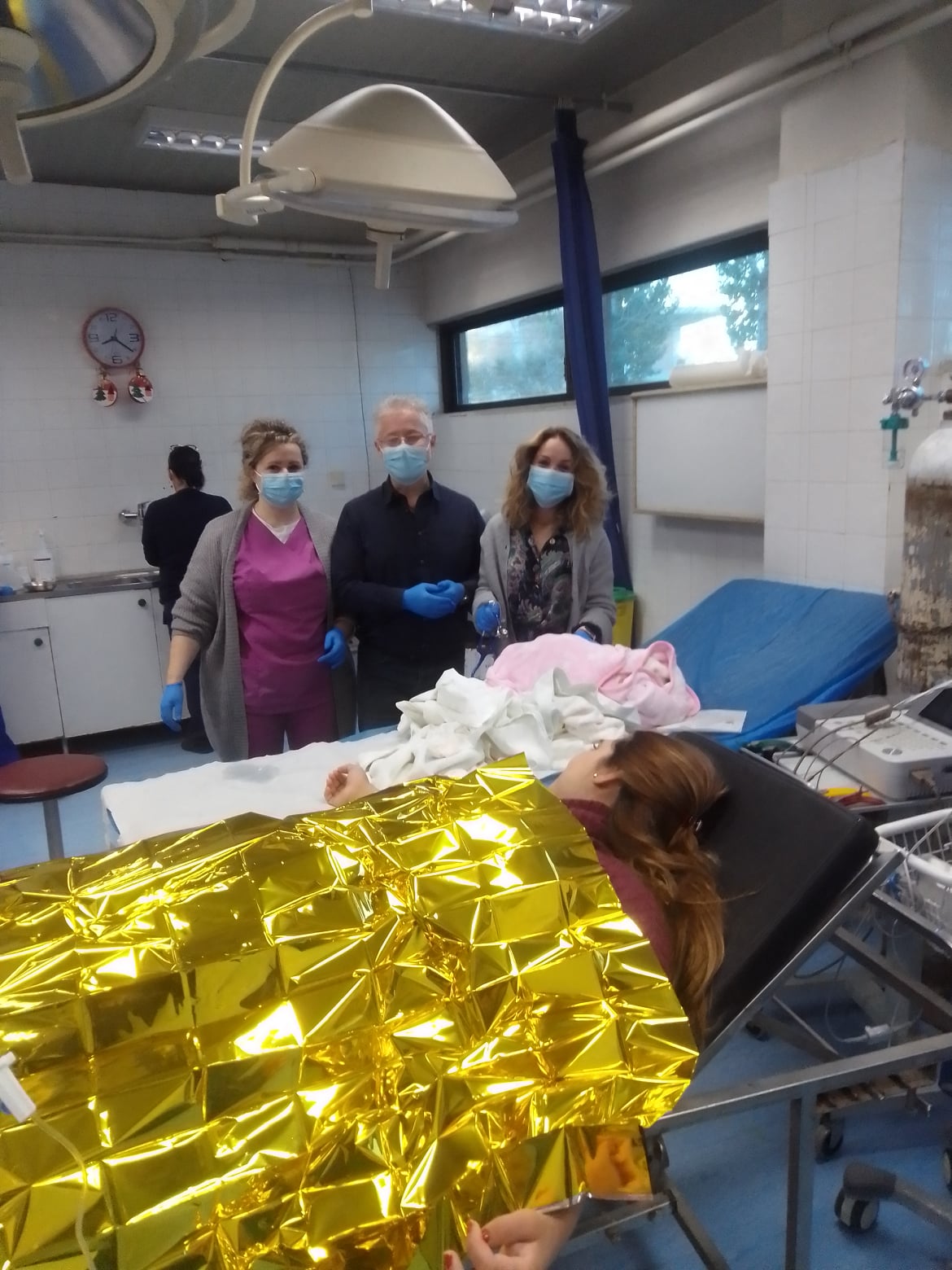 Χριστουγεννιάτικη έκπληξη στο Κέντρο Υγείας Κάτω Αχαΐας! Aντί για κάλαντα τους επισκέφθηκε... νεογέννητο! ΦΩΤΟ