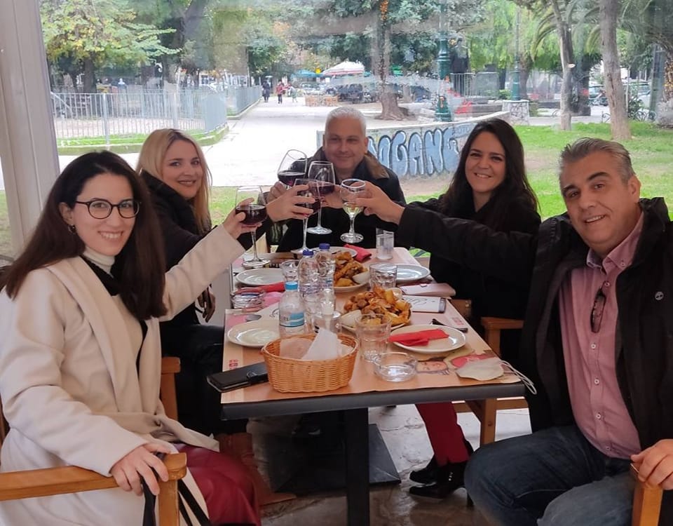 Φωκίων Ζαΐμης: Ένα ποτήρι κρασί και ευχές με τους συνεργάτες του