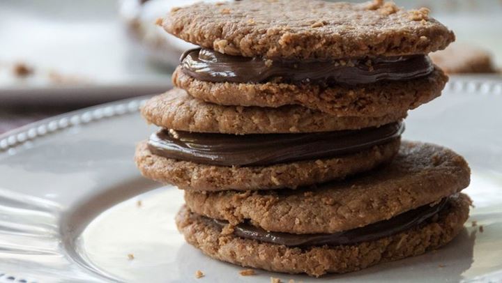 Cookies με πραλίνα με μόνο με 3 υλικά!