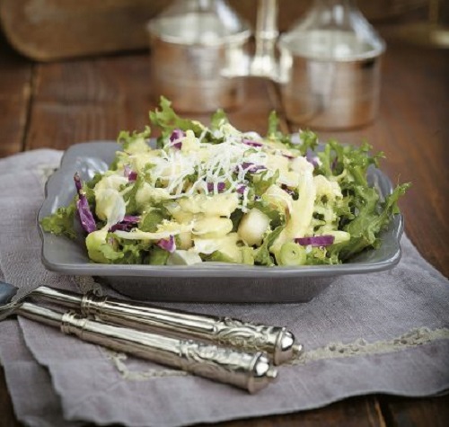 Σαλάτα με αντίδια, μαραθόριζα, αχλάδι και τυρί Σαν Μιχάλη