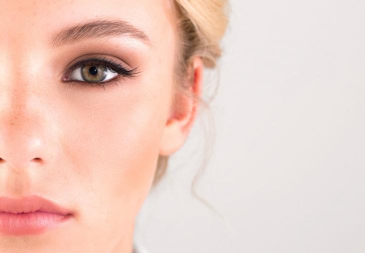 Το λάθος που κάνεις με τις ψεύτικες βλεφαρίδες