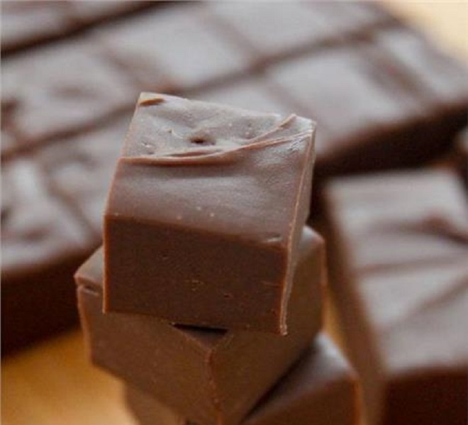 Το πιο εύκολο σοκολατογλυκό με δύο υλικά!