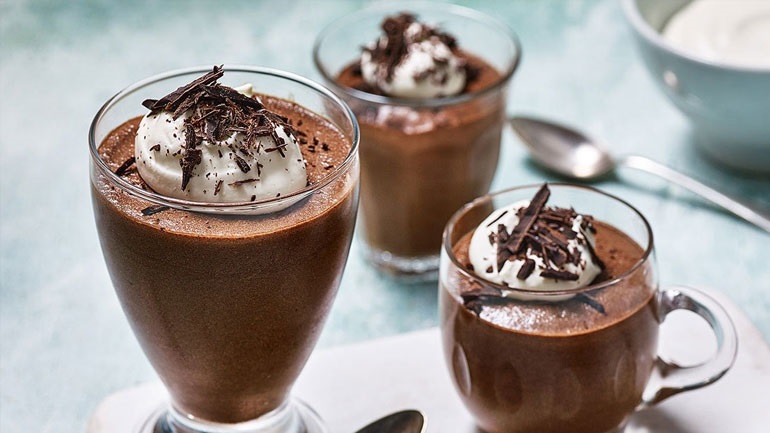 Λαχταριστή μους σοκολάτα με πραλίνα φουντουκιού