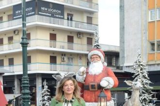 Βίβιαν Σαμούρη: Η ...συμφωνία με τον Αη Βασίλη