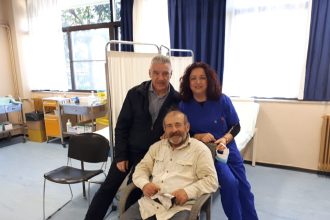 Στο Κέντρο Υγείας Κάτω Αχαΐας, γνωστός ηθοποιός, θρυλικής ταινίας του 80! ΦΩΤΟ