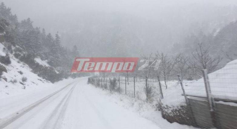 Αχαΐα - Χιονοπτώσεις: Απεγκλωβισμοί οχημάτων και επιβατών από την ΟΠΚΕ - ΦΩΤΟΓΡΑΦΙΕΣ