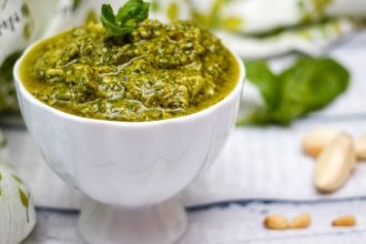Η καλύτερη συνταγή για αυθεντική σάλτσα πέστο