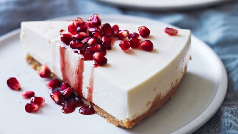 Λαχταριστό cheesecake με γιαούρτι και ρόδι