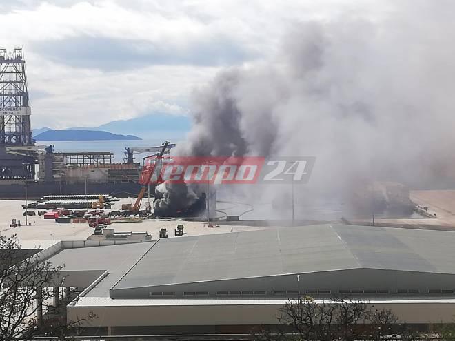 Euroferry Olympia: Λιώνουν ακόμα και οι λαμαρίνες των αυτοκινήτων από τη νέα φωτιά που εκδηλώθηκε ΒΙΝΤΕΟ