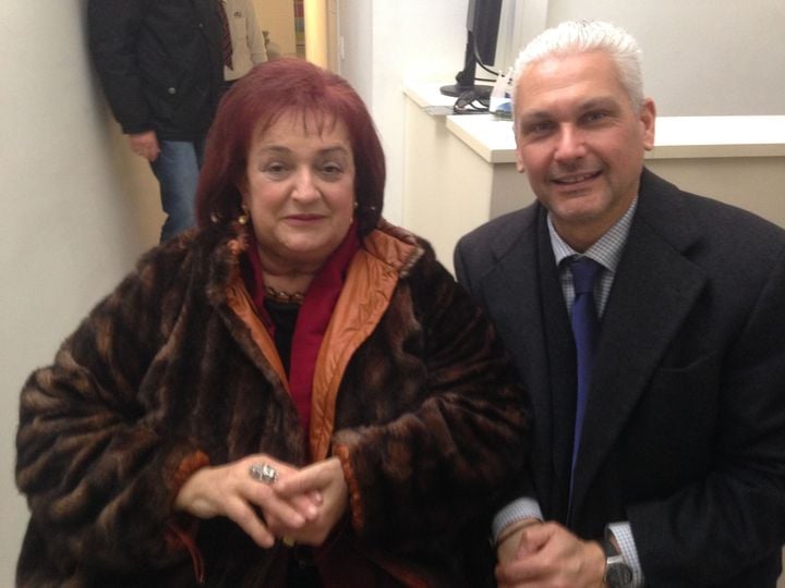 Ο Φωκίων Ζαΐμης αποχαιρετά την Μαριέττα Γιαννάκου