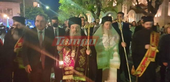 Στην Πάτρα το Άγιος Φως - Δείτε το ΒΙΝΤΕΟ από το βράδυ της Ανάστασης - ΦΩΤΟ