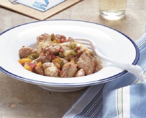 Πιπεροτηγανιά με κοτόπουλο, κρασί και λαδοτύρι Μυτιλήνης