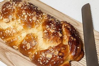 Έτσι θα φτιάξεις το πιο μαστιχωτό πασχαλινό τσουρέκι