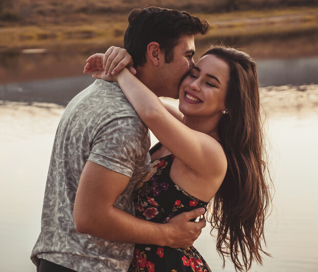 Τα μεγαλύτερα λάθη που κάνεις στο online dating και... παραμένεις single