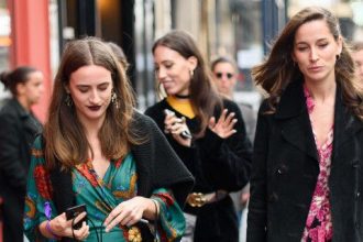 Αν πρόκειται να αγοράσεις ένα μόνο κομμάτι για την άνοιξη, τότε πρέπει να είναι αυτή η φούστα