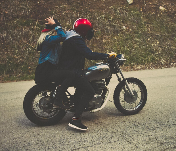 4 ψυχολογικά κόλπα για να τον κάνεις να σε ερωτευτεί