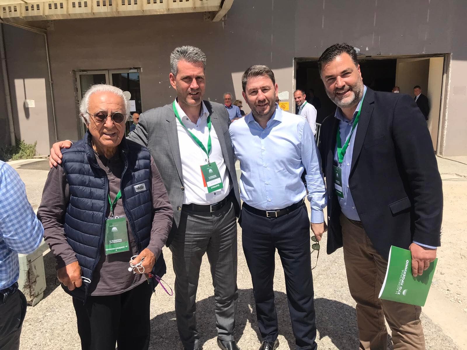 Στο συνέδριο του ΠΑΣΟΚ ο Σπύρος Σκιαδαρέσης - ΦΩΤΟ