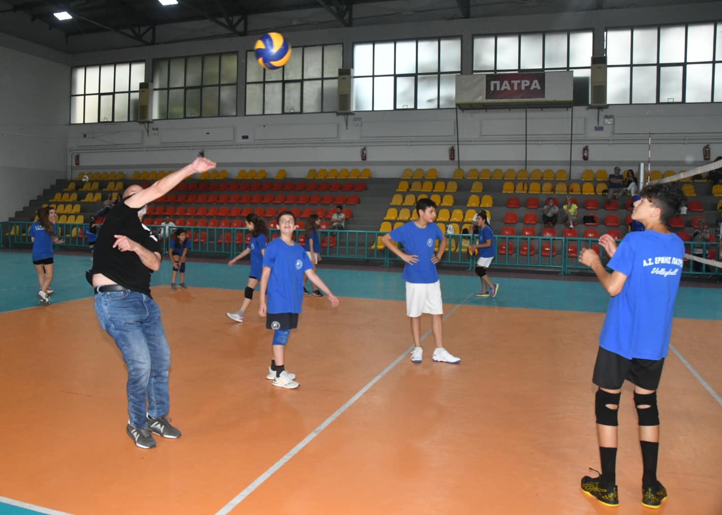 Ποιός είναι ο Αντιπεριφερειάρχης που παίζει βόλεϊ;