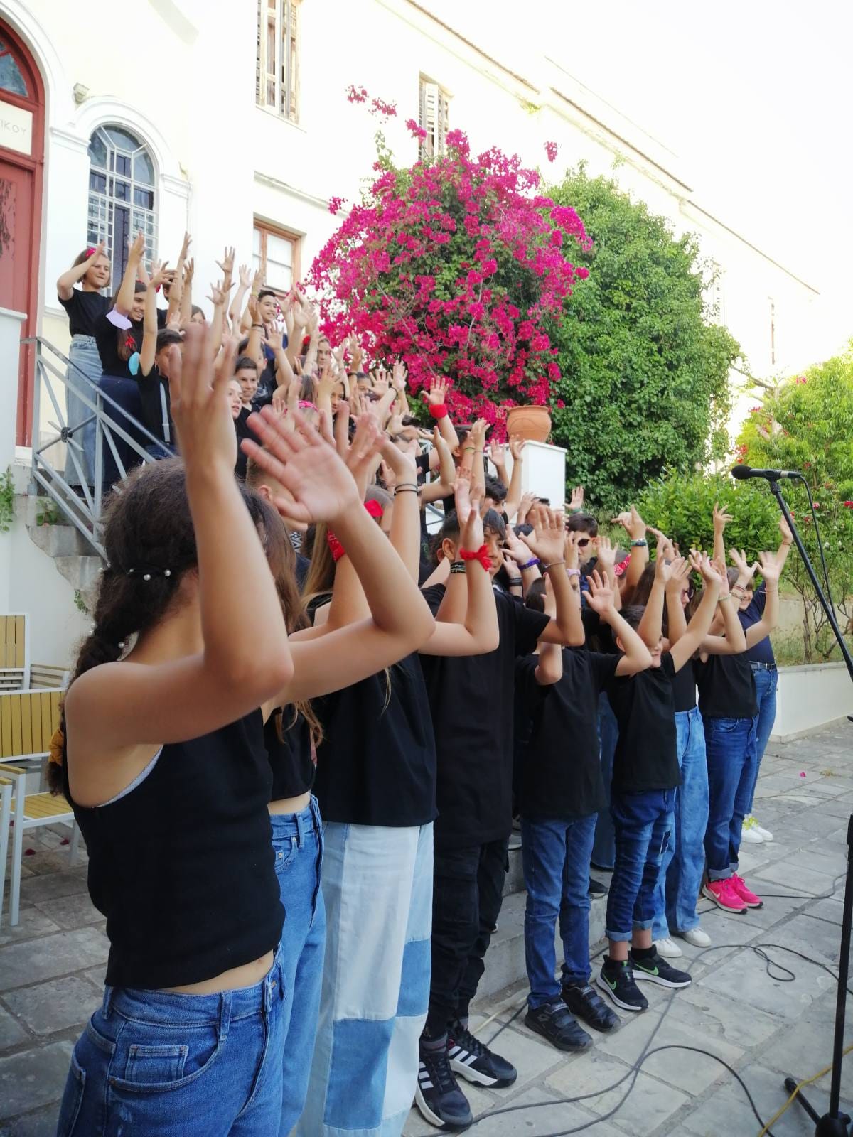 "Όλοι μαζί για τη Γη" - Μια μοναδική μαθητική δράση με μεγάλη επιτυχία στο κέντρο της πόλης! ΦΩΤΟ - ΒΙΝΤΕΟ