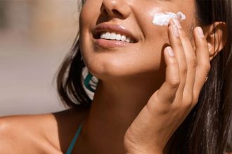 Τελικά τα σκουρόχρωμα δέρματα χρειάζονται αντηλιακό;