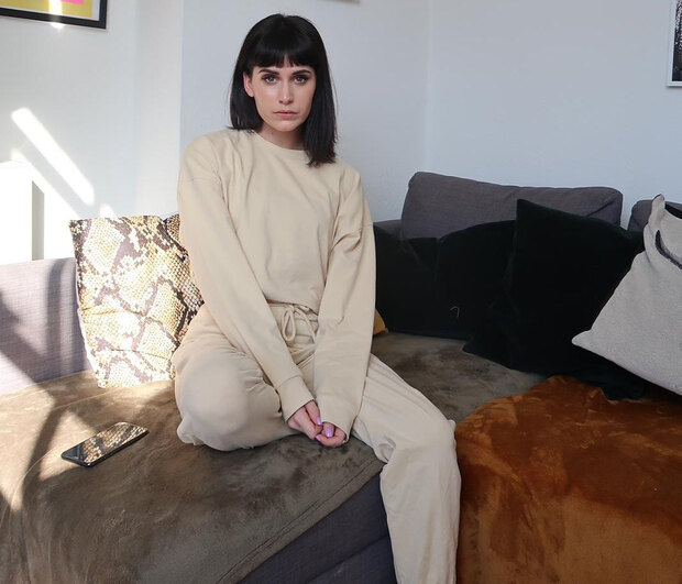 Aυτό το παντελόνι φόρμας (στη συγκεκριμένη απόχρωση) θα το φοράς για πολύ καιρό μετά την καραντίνα