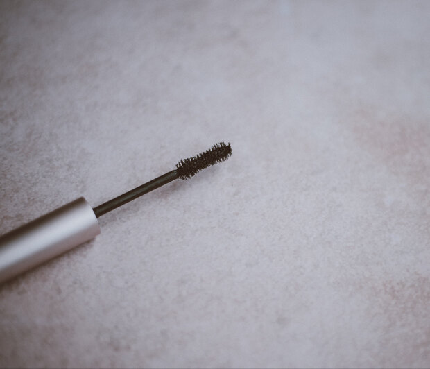 Ξεράθηκε η μάσκαρα; Με αυτά τα tips θα την κάνεις σαν καινούρια!