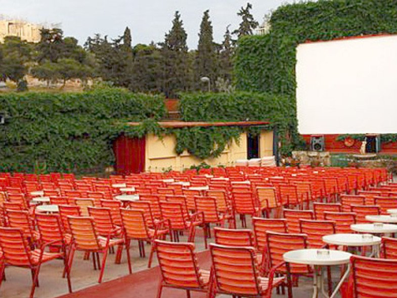 Ετοιμάζεται να ανοίξει το "Σινε Κάστρο" στο Ρίο- Με αποστάσεις οι καρέκλες και σύσταση μάσκας για τους θεατές