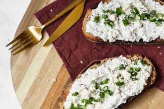 Μπρουσκέτες με τυρί: Το απόλυτο σνακ για μια βραδιά με φίλους