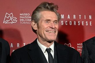 Ο Ρόμπερτ Έγκερς θα συνεργαστεί ξανά με τον Γουίλεμ Νταφόε σε δύο νέες παραγωγές του