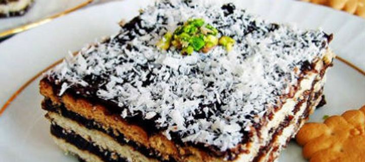 Μπισκοτογλυκό με πουτίγκα σοκολάτας