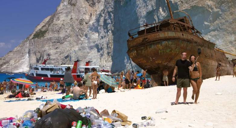 Ζάκυνθος: «Ευθύνη του υπουργείου Τουρισμού» τα σκουπίδια στο Ναυάγιο λέει ο δήμος