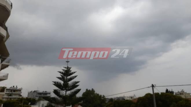 Πάτρα: "Ανοιξαν" οι ουρανοί - Ισχυρή καλοκαιρινή βροχόπτωση στην πόλη (ΦΩΤΟ-ΒΙΝΤΕΟ)