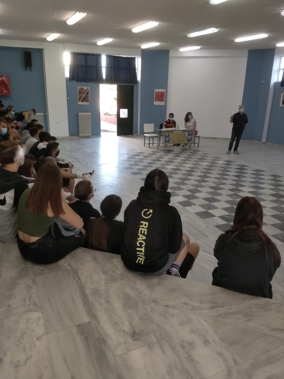 Εμβόλιο - Ενημέρωση στα Γυμνάσια και τα Λύκεια της δυτικής Αχαΐας