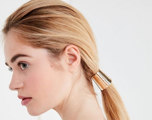 Αυτό το νέο αξεσουάρ μαλλιών θα γίνει σίγουρα το αγαπημένο σου