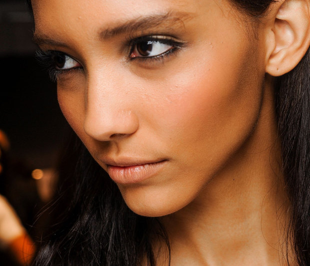 Πούδρα terracota: Προφανώς το καλοκαίρι σου δε θα ξεκινήσει χωρίς αυτήν...