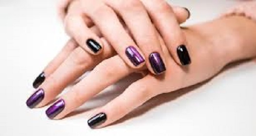 Τι κάνουμε όταν το μανικιούρ χαλάει στη δουλειά;