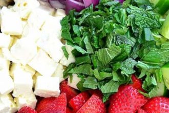 Χωριάτικη με φράουλες