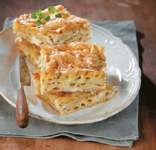 Μακαρονόπιτα με καπνιστό τυρί Μετσοβόνε