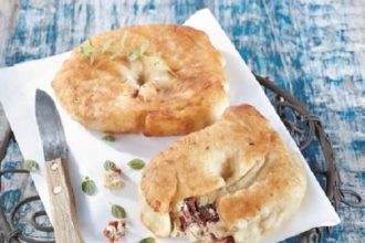 Τηγανόψωμο με λιαστές ντομάτες