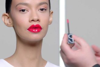 Τα vinyl lips είναι το νέο beauty trend του 2020